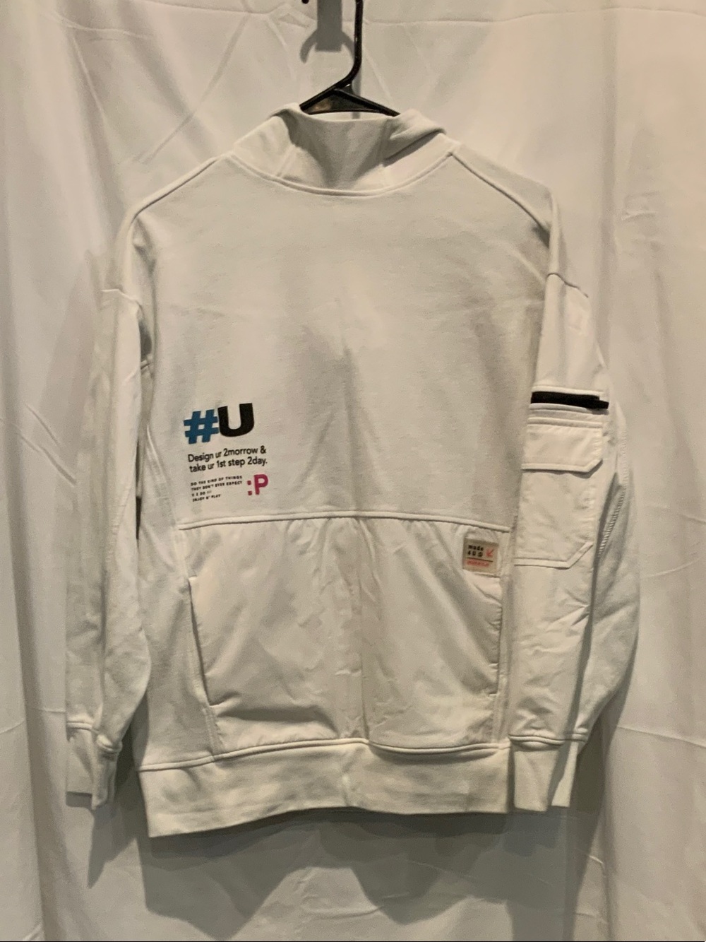 Zara White Crewneck Sweatshirt with Blue Graphic